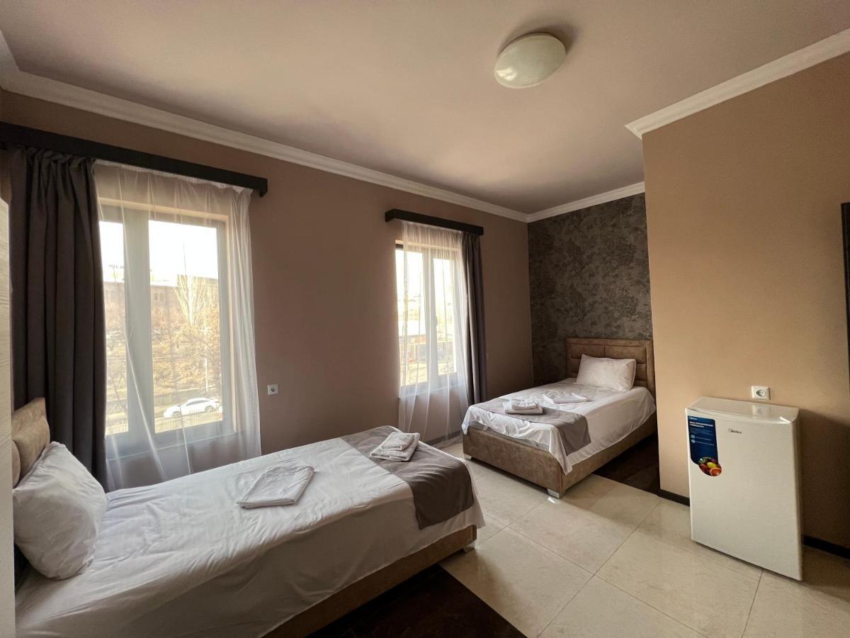 Rp Hotel Jerevan Exteriör bild